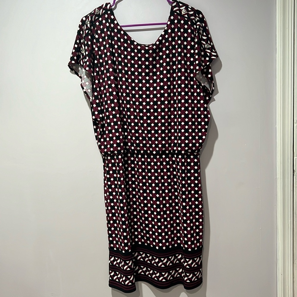 Women’s White House Black Market dress Size Medium Plum/Purple Black Like new